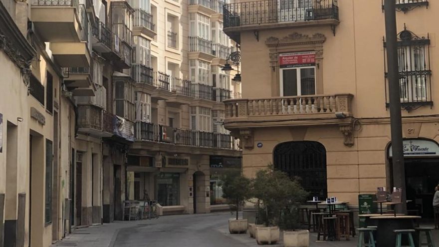 Excelente oportunidad inmobiliaria en Murcia: pisazo céntrico en inmejorable ubicación por 147.000 Euros