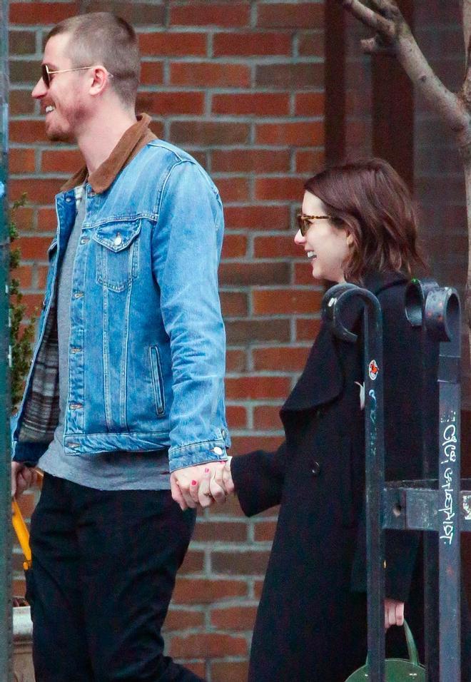 Garrett Hedlund y Emma Roberts, de la mano por las calles de Nueva York