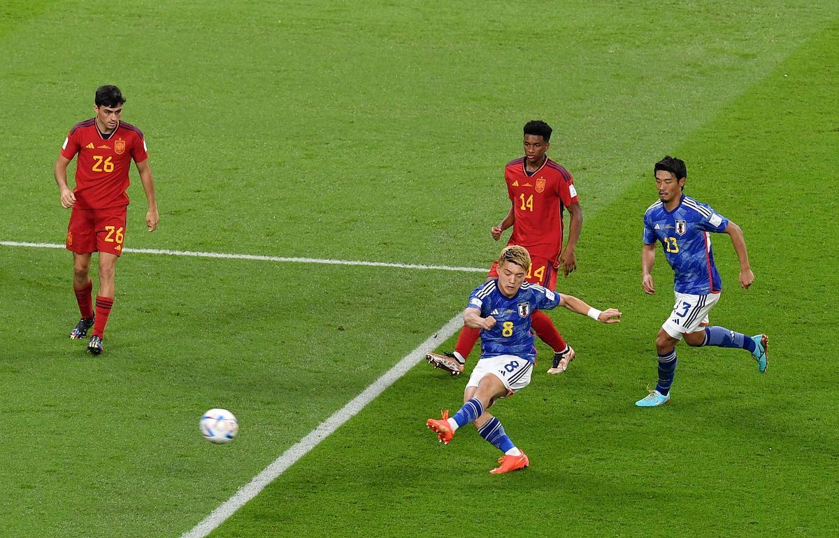 Doan conecta el zurdazo del momentáneo empate de Japón.