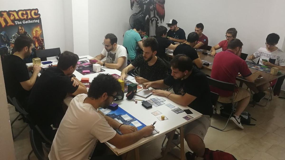 Torneo de cartas Magic.