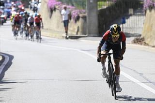 Carapaz termina con el sueño rosa de Juanpe López en el Giro