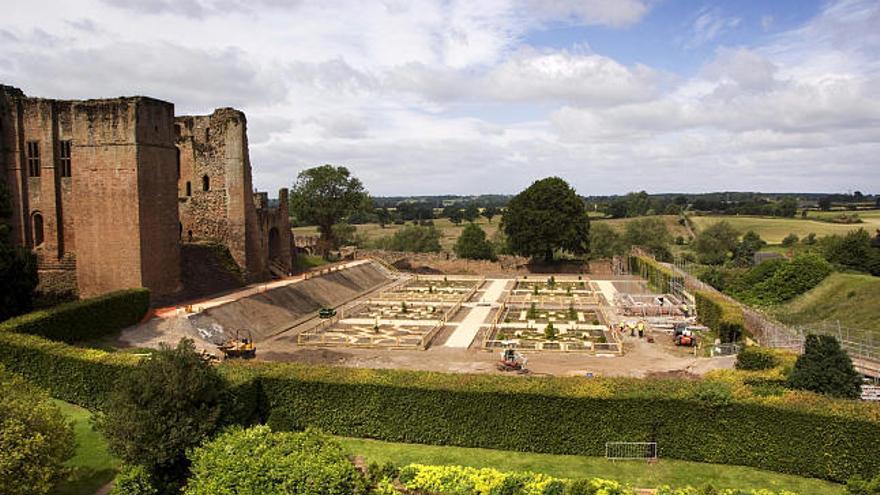 En la imagen, vista del jardín en construcción, junto al castillo de Kenilworth, en el centro de Inglaterra.