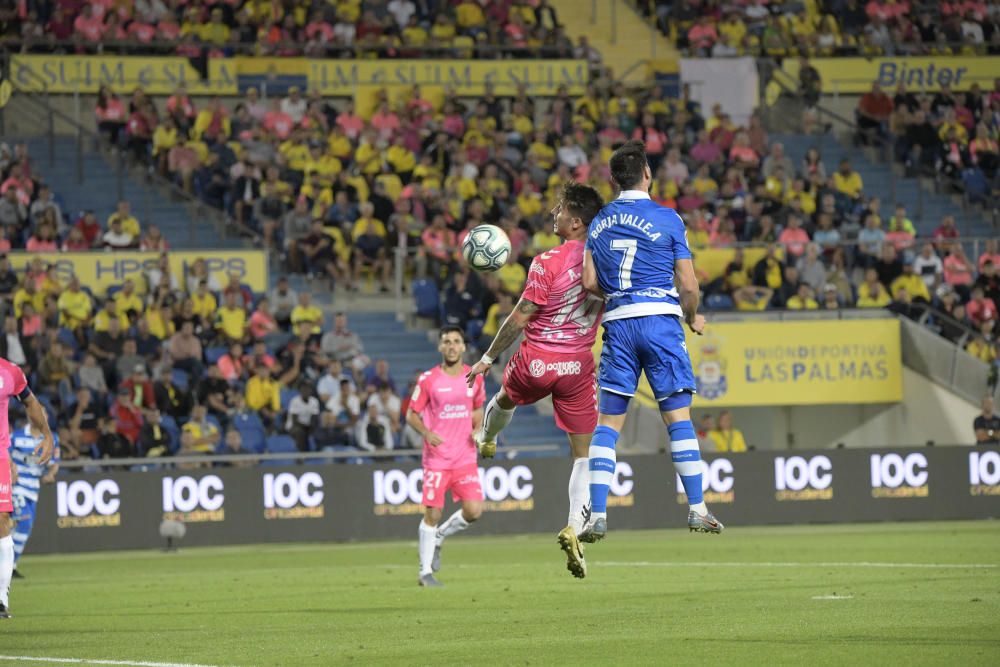 El Dépor se hunde ante la UD Las Palmas.