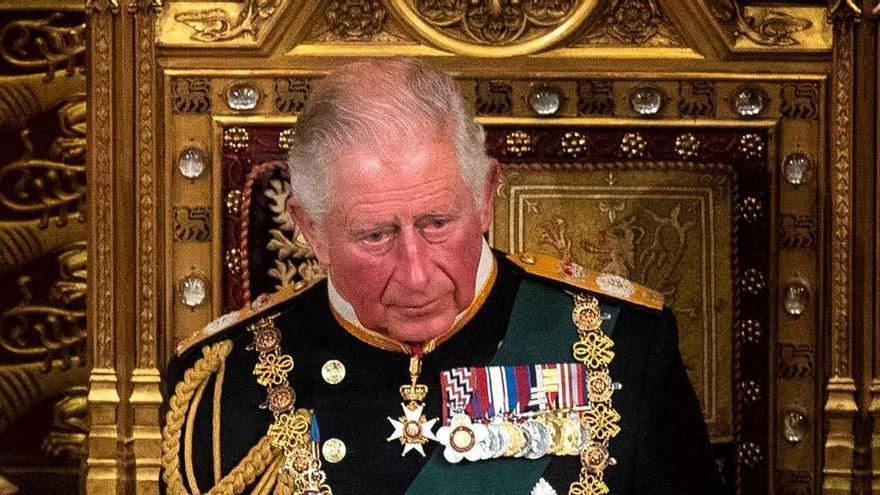 El príncipe Carlos termina su aislamiento por coronavirus
