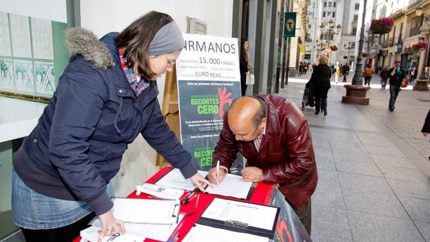 Miles de ciudadanos constituyen la agrupación Recortes Cero