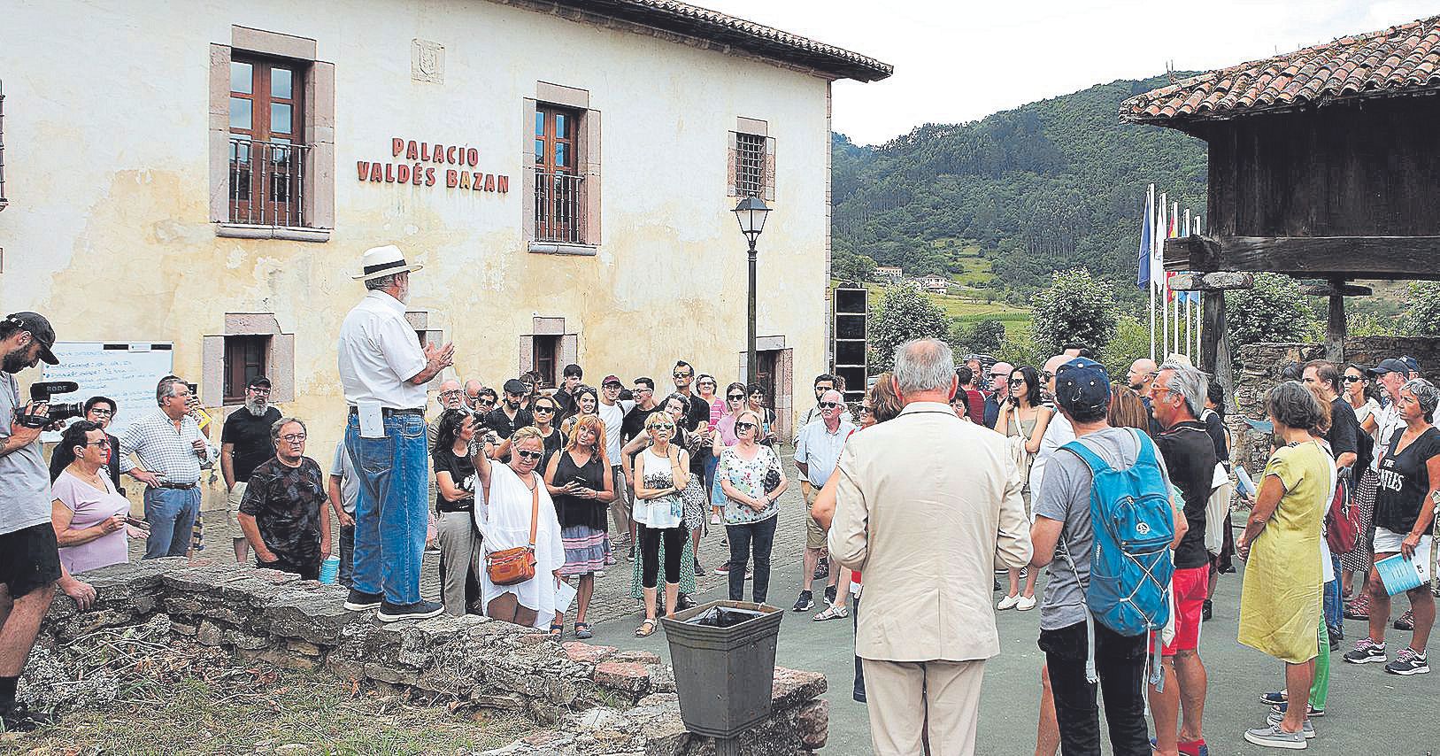 Candamo, donde el pueblo está hecho para el arte con &quot;Néxodos&quot;