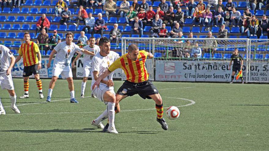 El Llagostera renova el central Vallho per afrontar el debut a Segona Divisió B