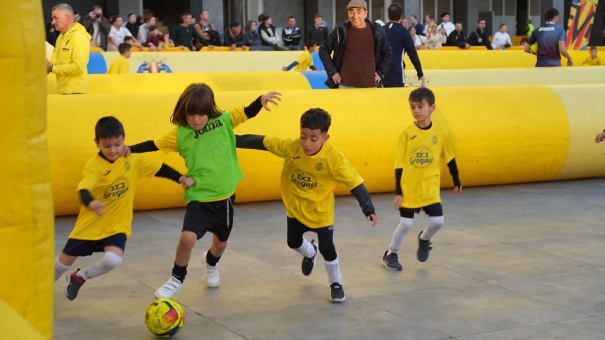 Así celebran los aficionados el Groc Talent del Villarreal.