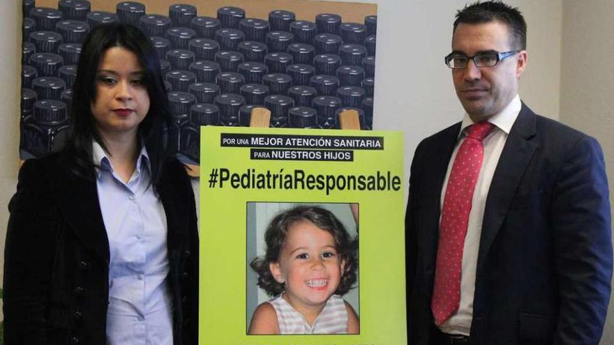 Paula Puig y Rubén Varela, padres de la niña fallecida en el Hospital Modelo. rubén ardao