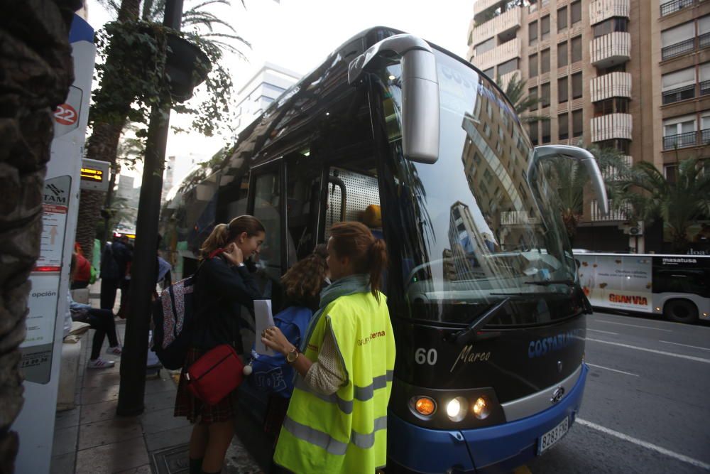 Trabajadores del transporte escolar en huelga