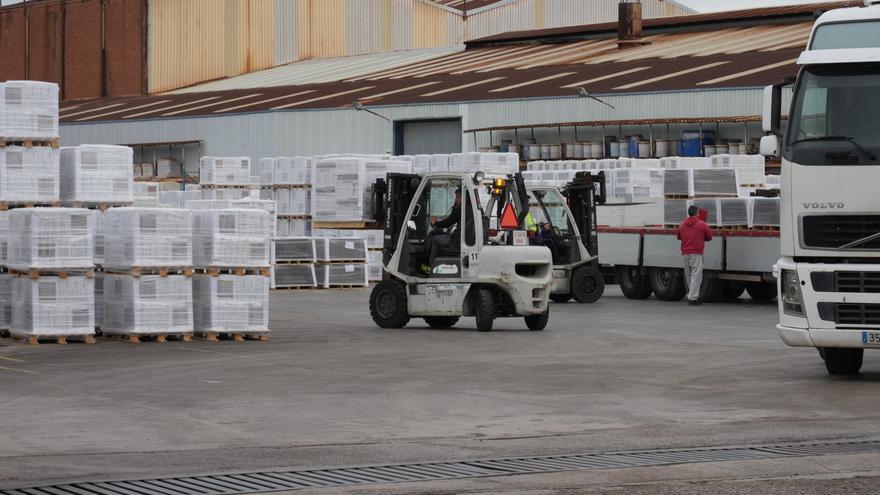 La producción de cerámica toca fondo y encadena 11 meses de descensos