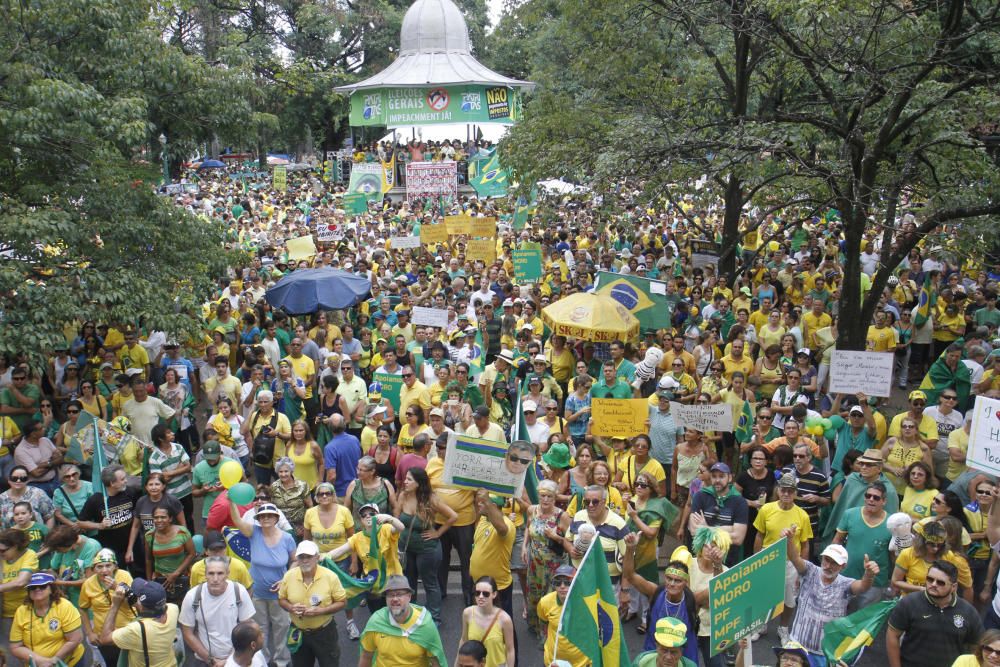 Miles de brasileños toman las calles contra Rousse