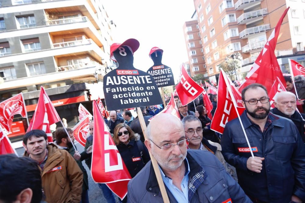 Concentración sindical en protesta por los últimos accidentes laborales