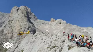 Rescatan en Bimenes a 22 menores de un grupo de scouts de Madrid, que pasaron la noche a la intemperie, bajo la lluvia y sin chubasqueros