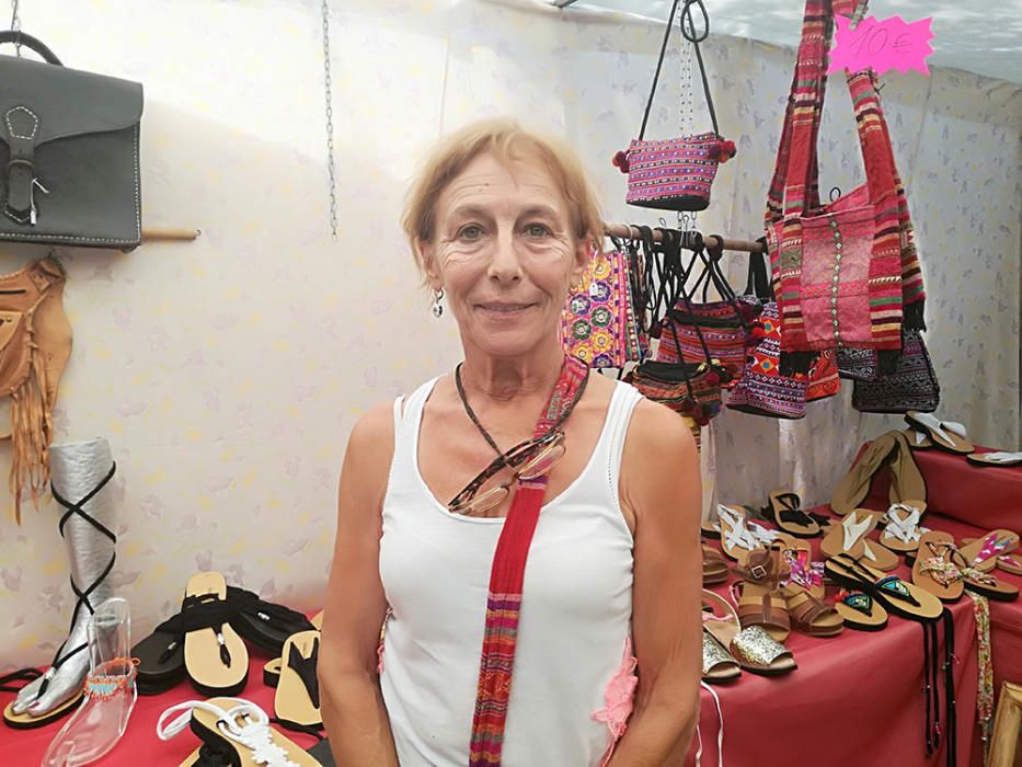 El mercadillo hippy de Punta Arabí celebra sus 45 años