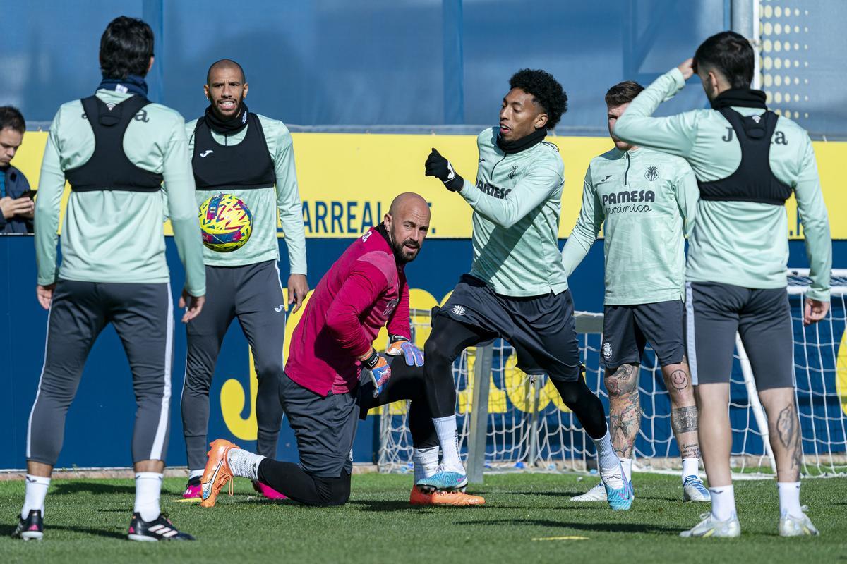 MOJICA en un entrenamiento con el Villarreal CF