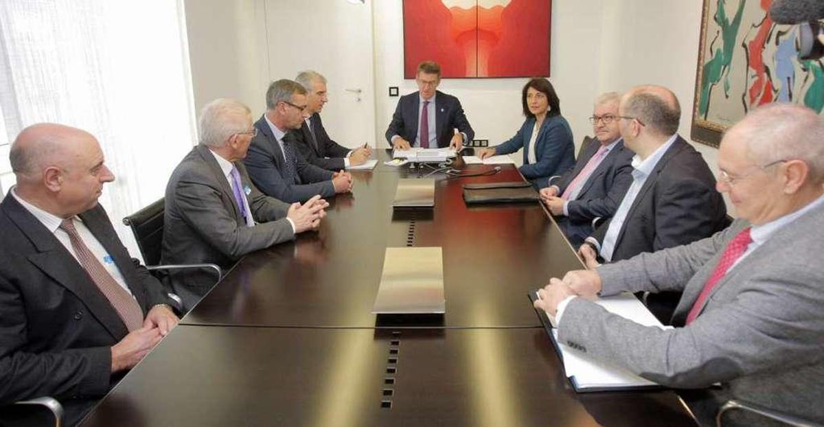 Reunión de los cooperativistas con Feijóo y los conselleiros de Medio Rural y Economía. // Xoán Álvarez