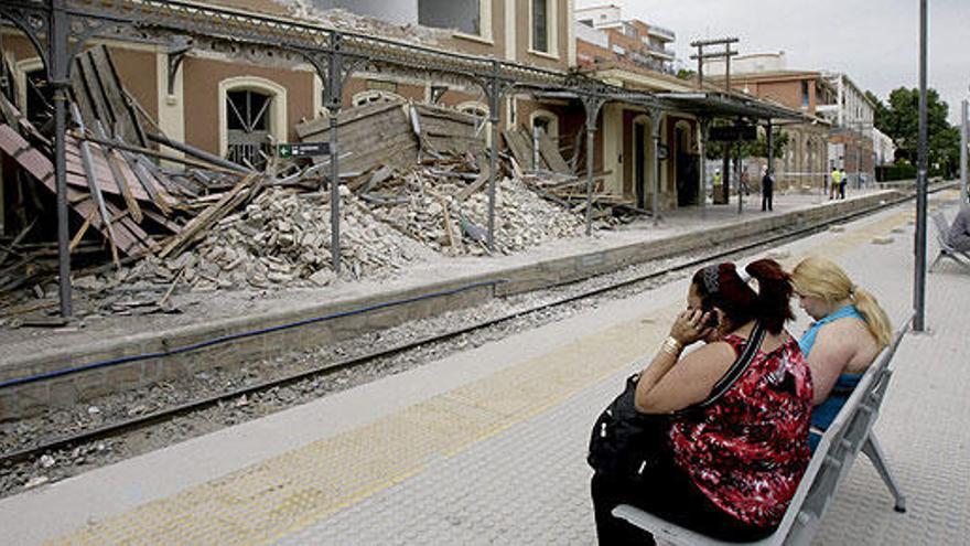 La estación de tren de Lorca, dañada en el seísmo de 2011.