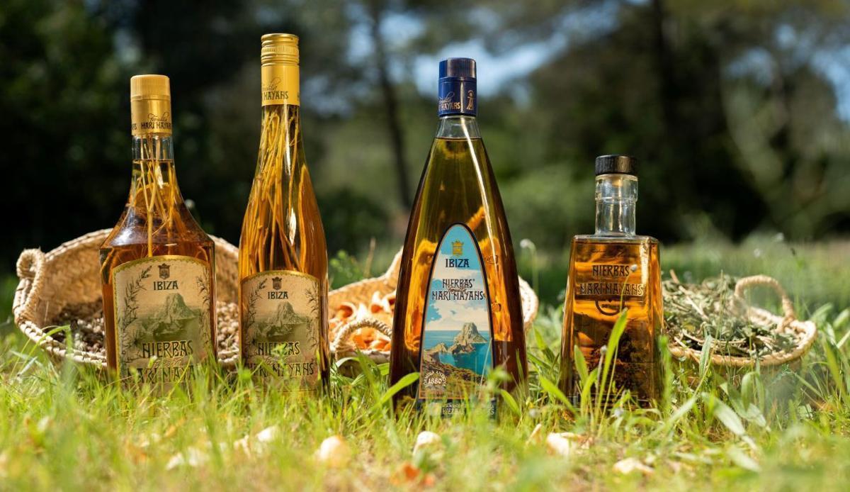 Las Hierbas Ibicencas Familia Marí Mayans se elaboran de manera artesanal. |