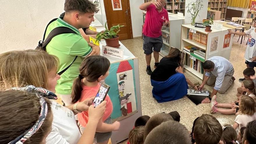 El CEIP José Mollá de Canals celebra el 50 aniversario con un libro y una exposición de la historia del centro