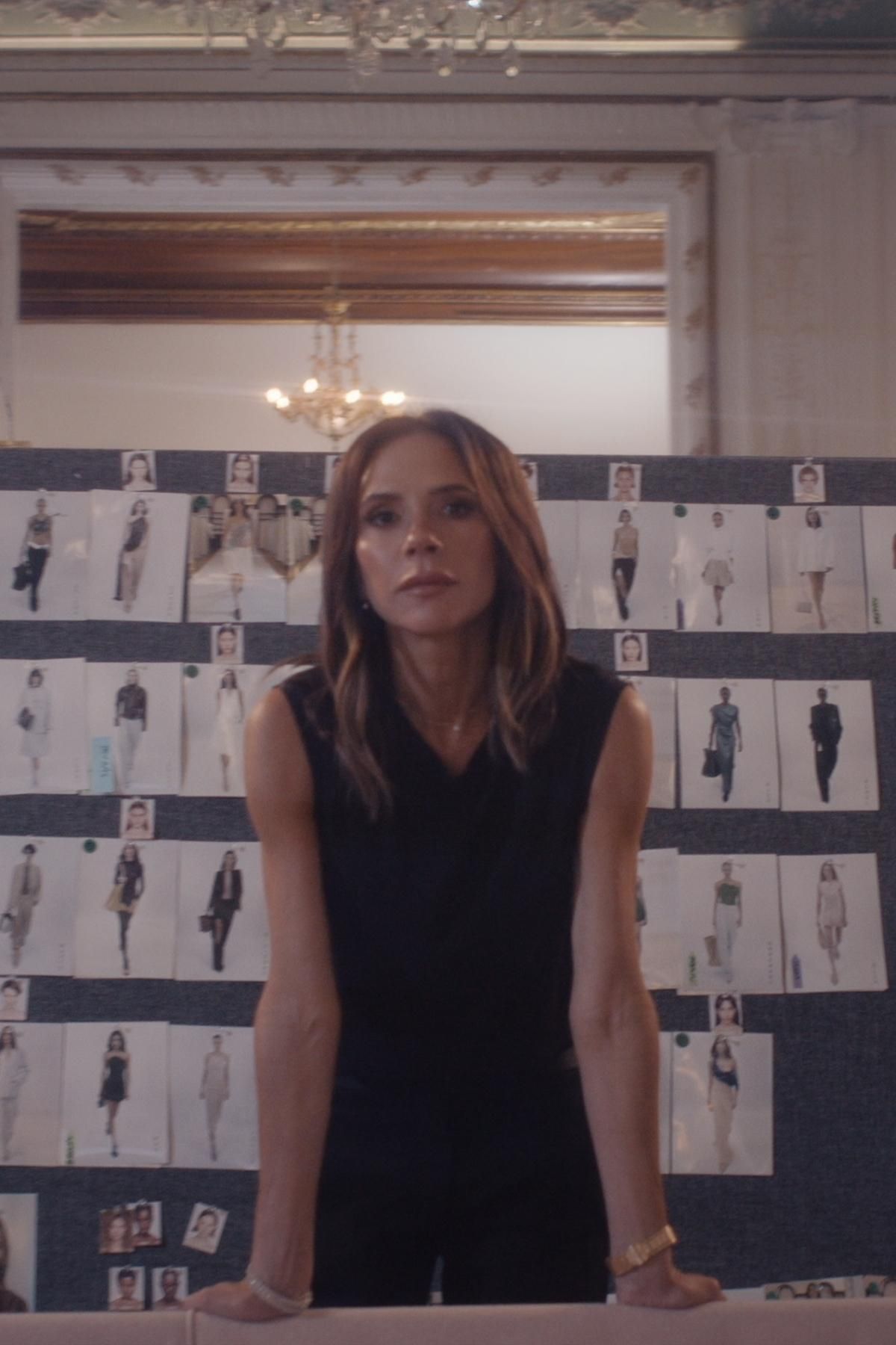 Victoria Beckham, preparando el desfile de su marca en la Semana de la Moda de París, el año pasado.