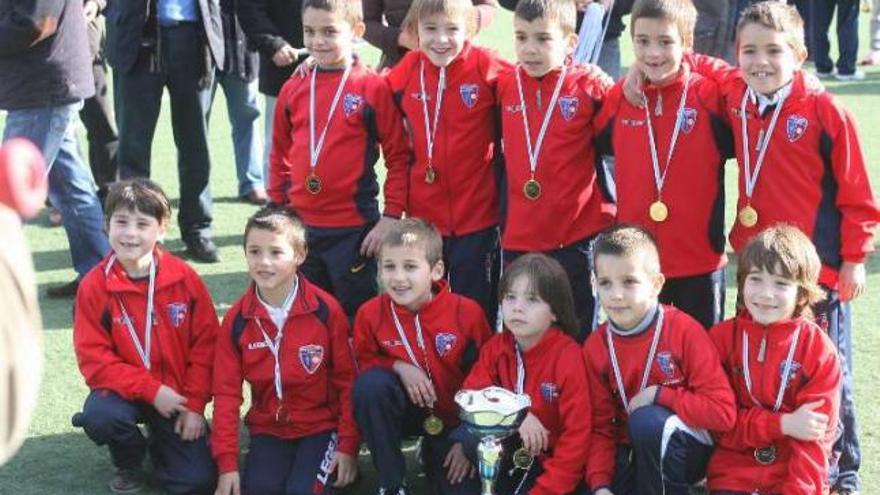 El Santa Mariña, campeón de prebenjamines. // Jesús de Arcos