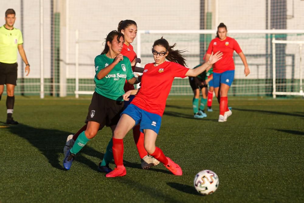 El representante ibicenco en la Liga Autonómica femenina arranca goleando al Atlético Collerense en una temporada muy ilusionante para el club verdinegro