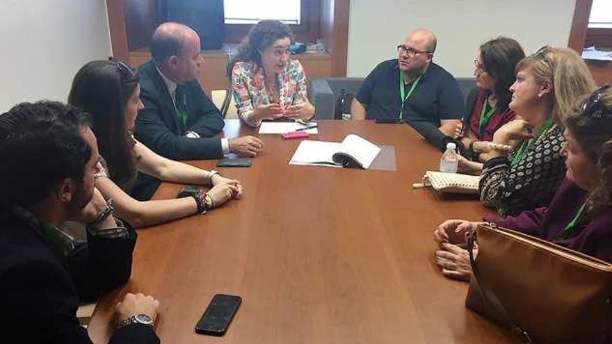 Reunión con el Grupo de Izquierda Unida en el Parlamento .