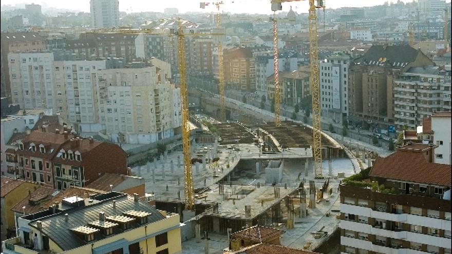 Parcela del Vasco, con las obras paralizadas.