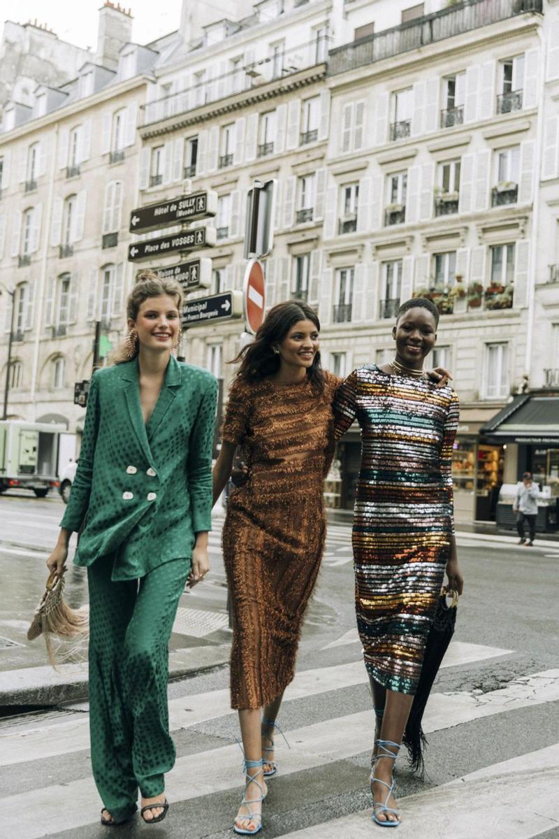 Sophie and Lucie proponen una colección que es un viaje por las calles de París