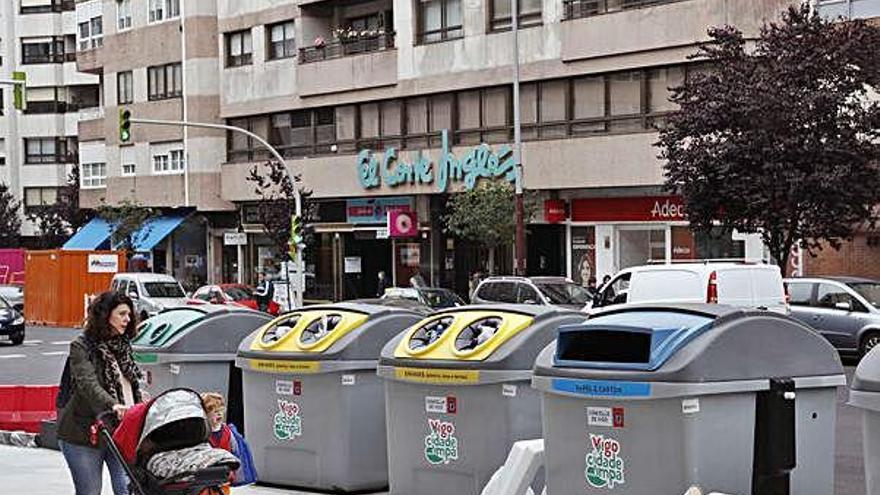 Basura | La recogida y reciclaje de residuos es otro de los servicios millonarios: más de 40 invierte el Concello al año para que Vigo conserve su estatus como una de las ciudades más limpias de España. Praza do Rei pretende renovar la flota de camiones y el parque de contenedores.