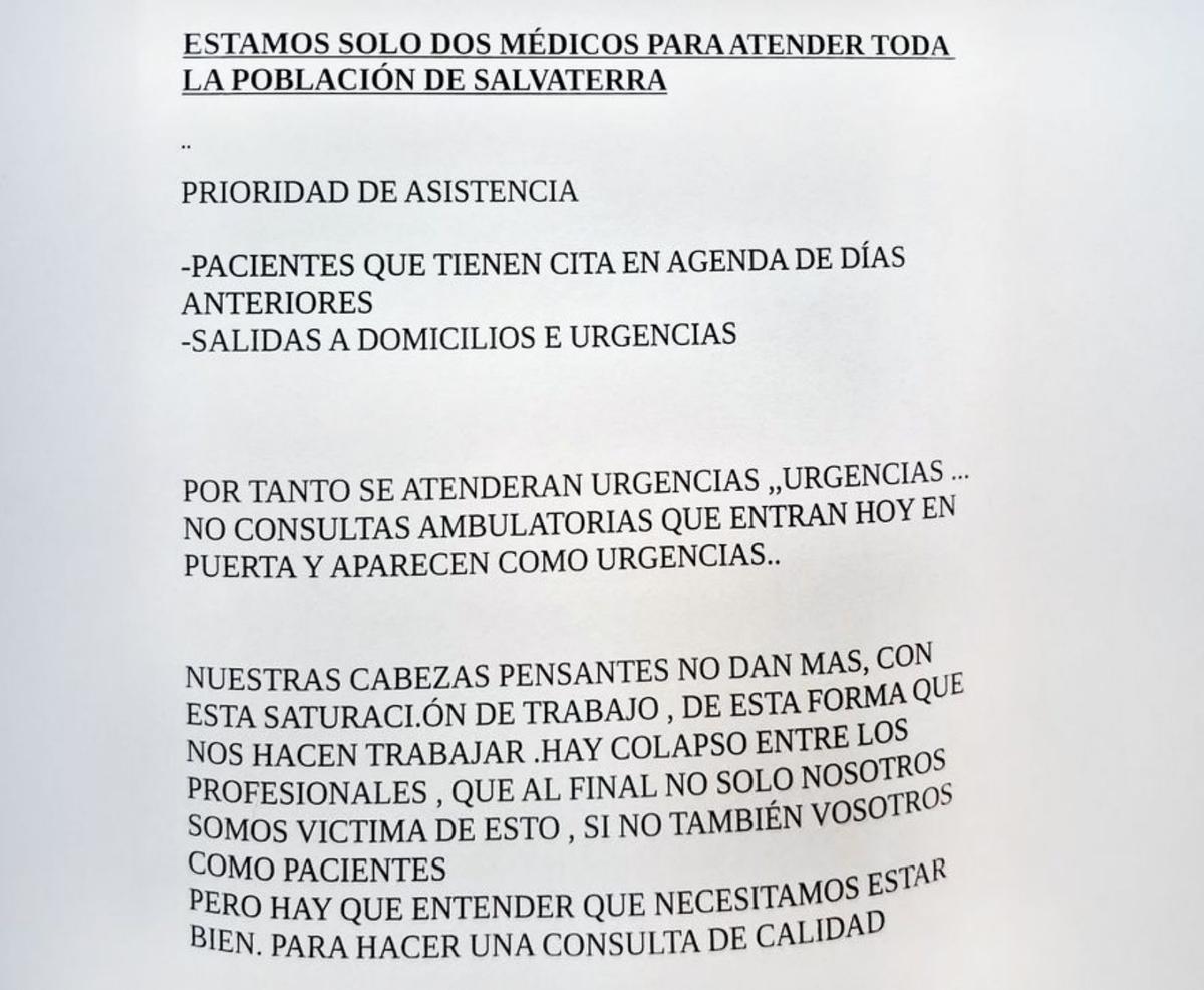 Nota informativa que colgó  el personal del centro. |  D.P.