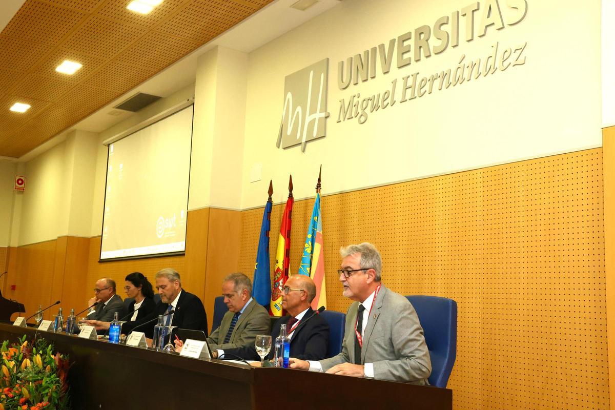 El rector de la UMH, junto al alcalde de Sant Joan, en la apertura de la asamblea de la Conferencia Nacional de Decanos de Medicina de la UMH