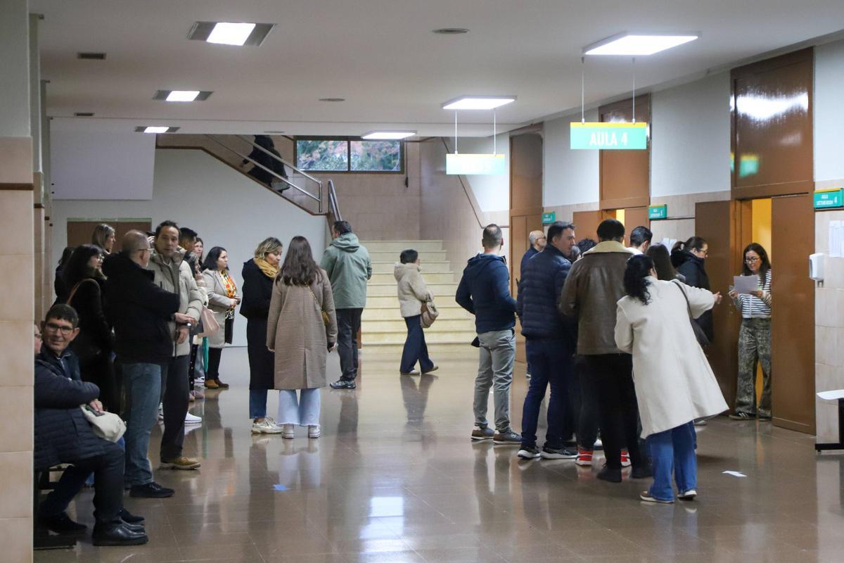 Fotogalería | Así se han desarrollado las oposiciones a celador del SES en Badajoz