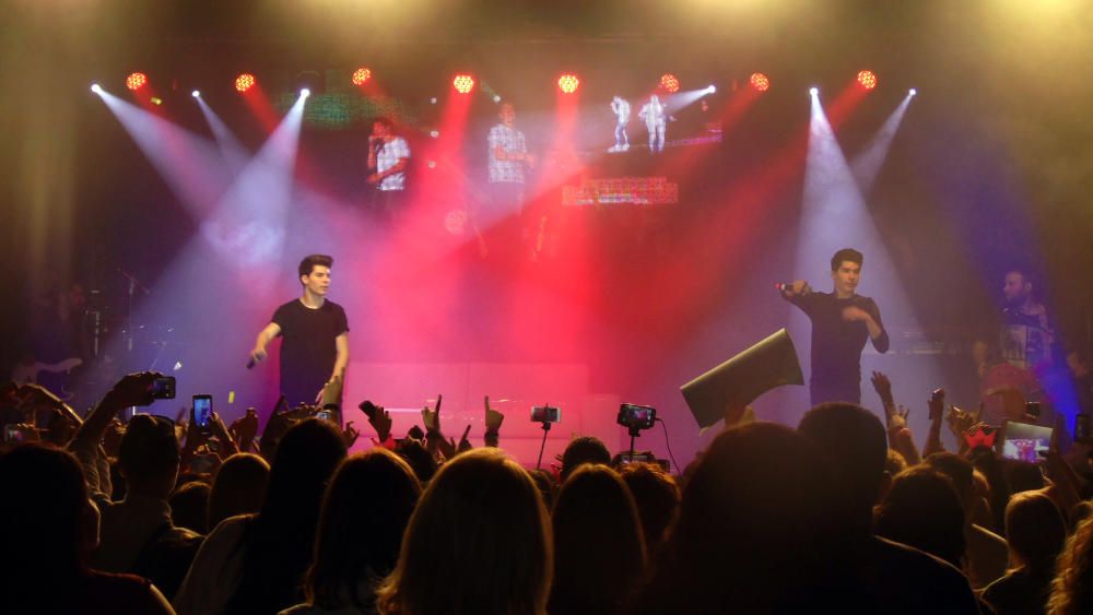 Gemeliers embogeix les adolescents gironines en un concert a Girona