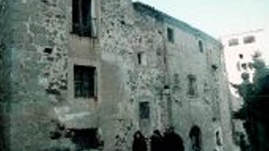 Una fundación rehabilitará el palacio gótico de los Becerra