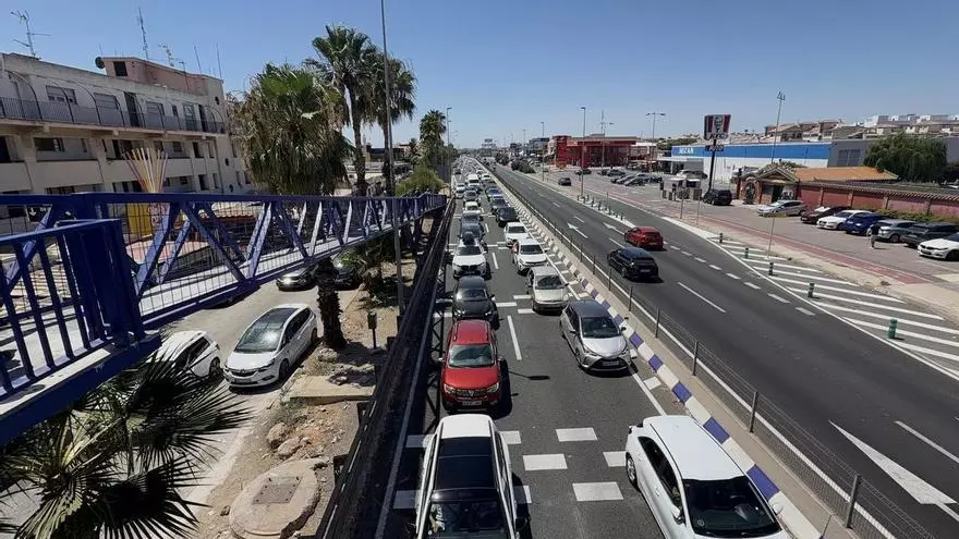 Así hay que superar los semáforos con IA del Ministerio de Transportes en la N-332 de Torrevieja en pleno mes de agosto