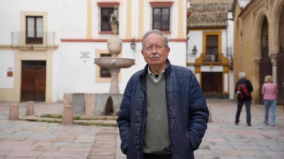 Antonio Barragán, historiador: "La represión franquista aniquiló a los alcaldes para extirpar la República"