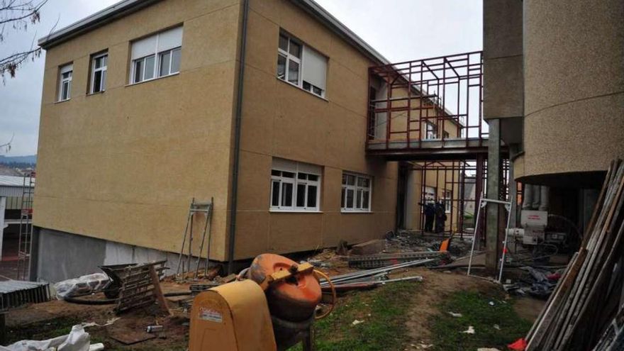 Las obras de ampliación del instituto Cotarelo Valledor, en Sobradelo. // Iñaki Abella