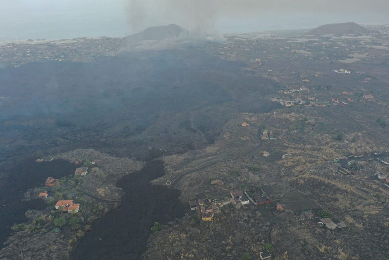 El avance de la lava del volcán de La Palma, a vista de pájaro en el décimo día de erupción