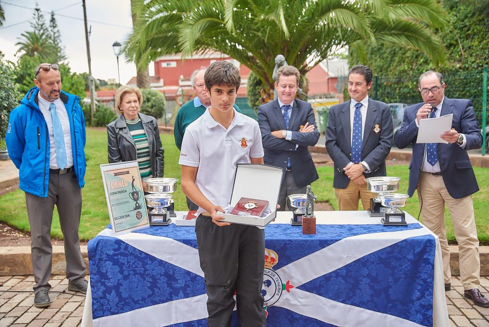 Instantes de la entrega de premios de la Copa Golf Peñón 2019