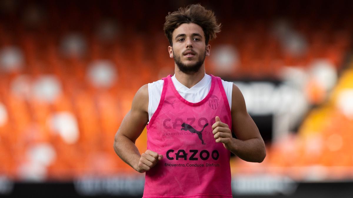 Nico González en su primer entrenamiento con el Valencia CF