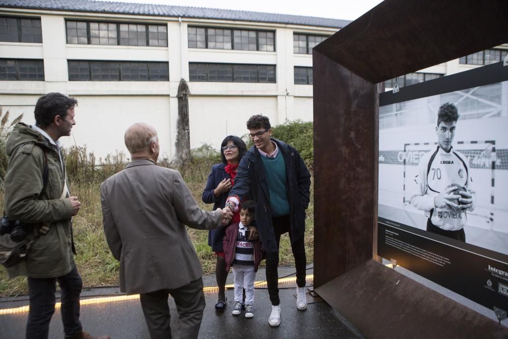 Premios Princesa de Asturias: Alejandro Portes visita la exposición fotográfica "Integrantes" en La Vega