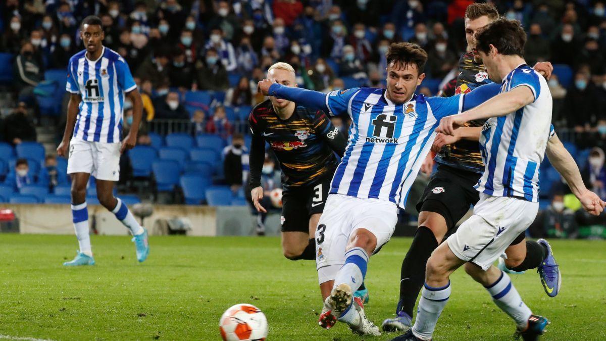 Martín Zubimendi en un partido de la Real Sociedad