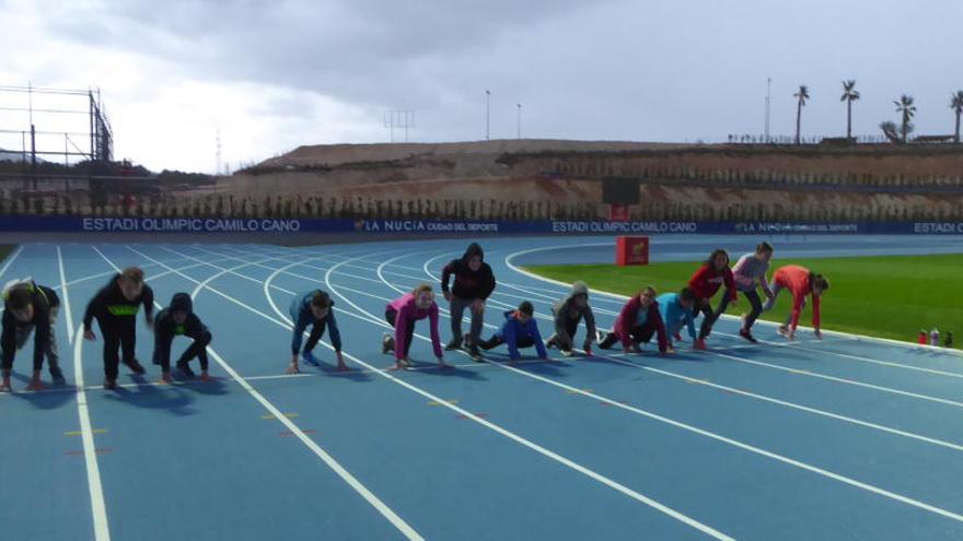 La Nucía abre la pista de atletismo a las escuelas y clubs deportivos locales