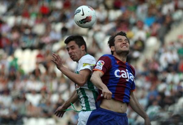 El Córdoba C.F. vence 3 a 1 al Huesca y duerme cuarto