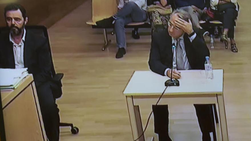 Vicente Sala se emociona al recordar a su padre en la tercera sesión del juicio por el asesinato de su madre