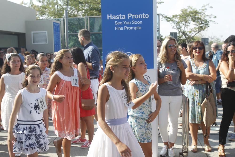 Las candidatas a la Corte de Honor Infantil, en l'Oceanogràfic