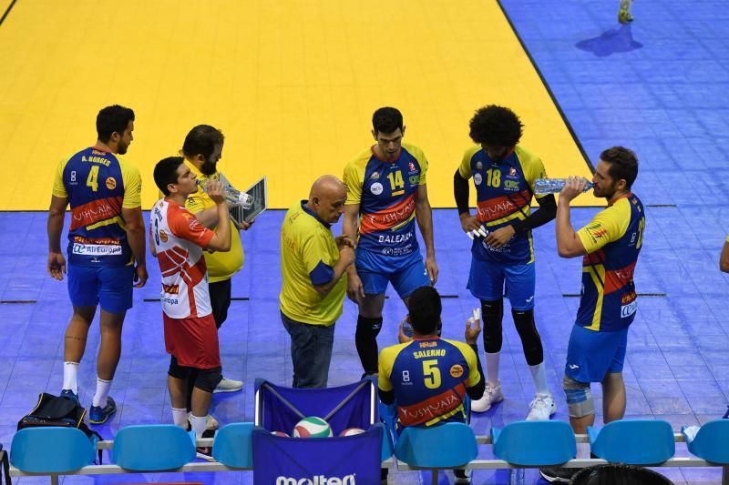 DEPORTES. 03-11-18 VECINDARIO. SANTA LUCIA DE TIRAJANA. Partido de Voleibol masculino: Vecindario ACE Gran Canaria - Ushuaña Ibiza Voley FOTOS: JUAN CASTRO.  | 03/11/2018 | Fotógrafo: Juan Carlos Castro