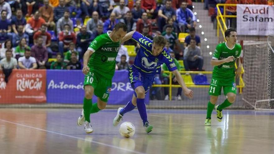 Tete, capitán del UMA Antequera, en una imagen del partido contra el Movistar Inter.